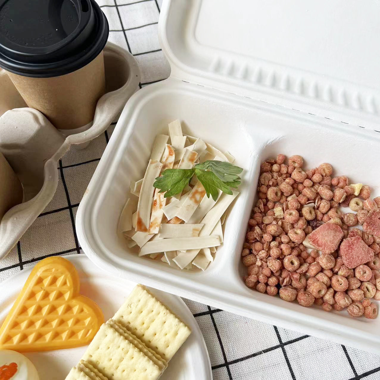 2 Compartments Clamshell Bagasse Food Takeaway Containers - 9″ x 6″